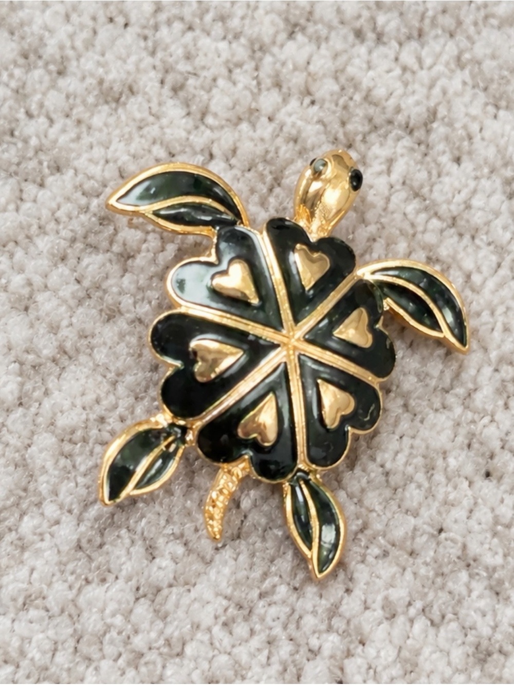 Black & Gold Turtle Brooch with Heart Detail – Enamel Sea Turtle Pin